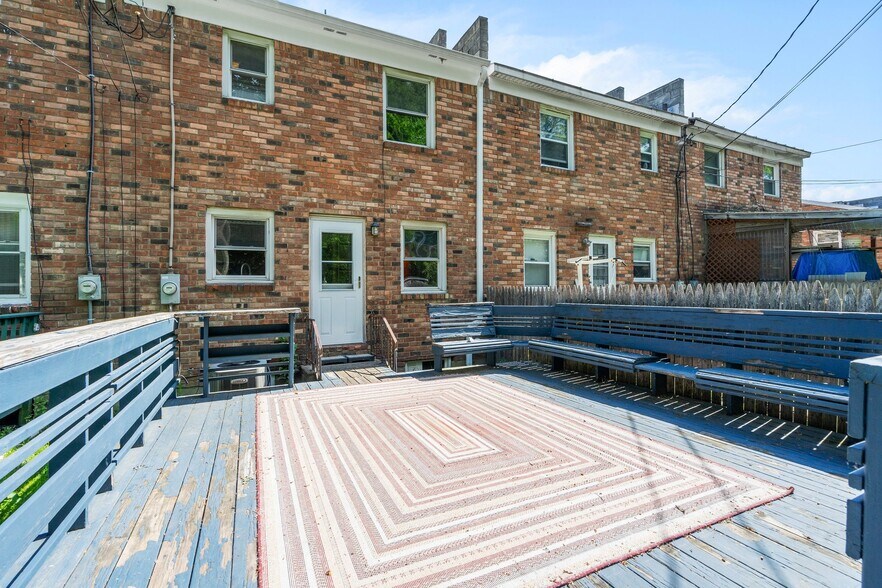 Building Photo - 196 Mount Hope Dr