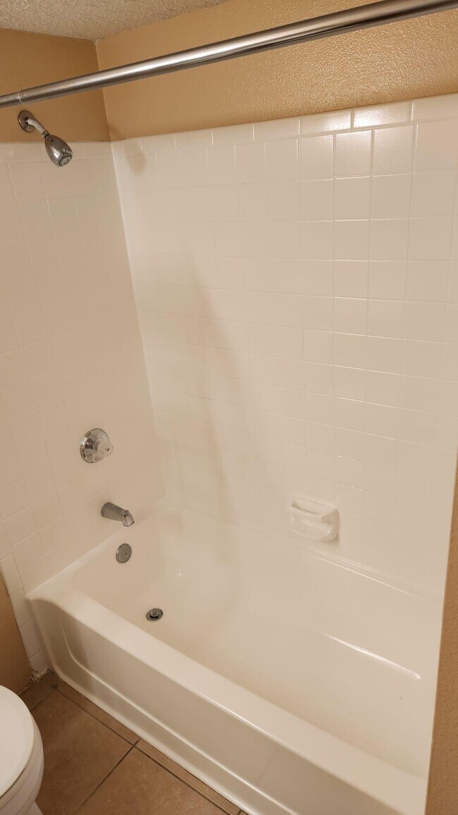 Building Photo - 8636 Mallard Reserve Dr
