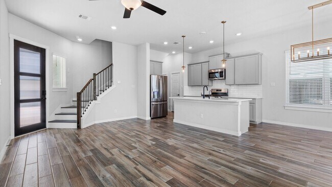 Building Photo - Modern Living in the Heart of San Antonio's Medical Center Area!
