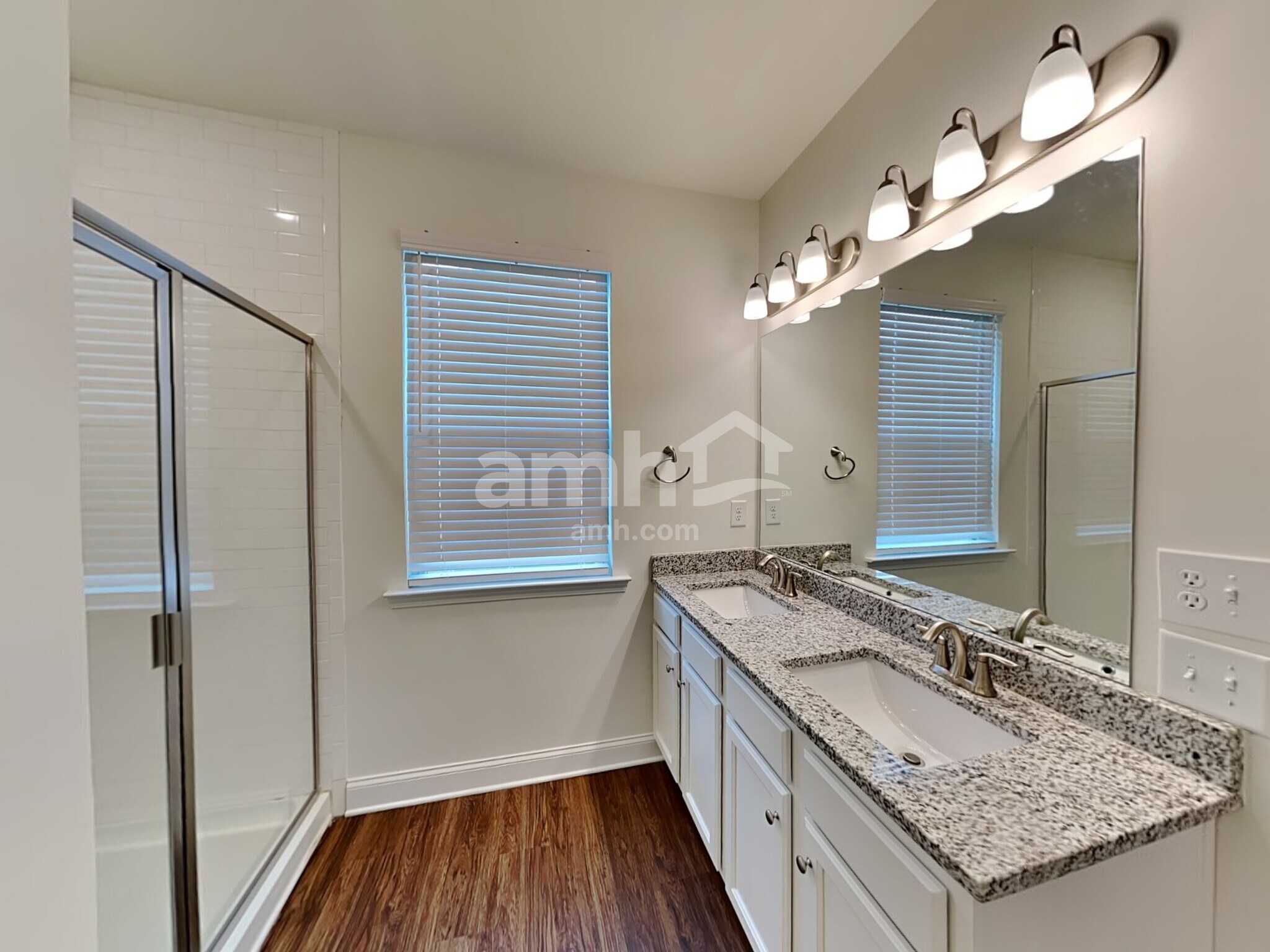 Building Photo - 5085 Hudson Vly Dr