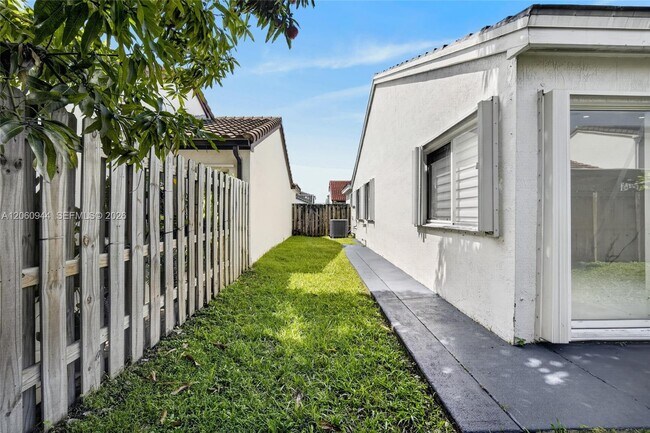 Building Photo - 15772 SW 74th Ln