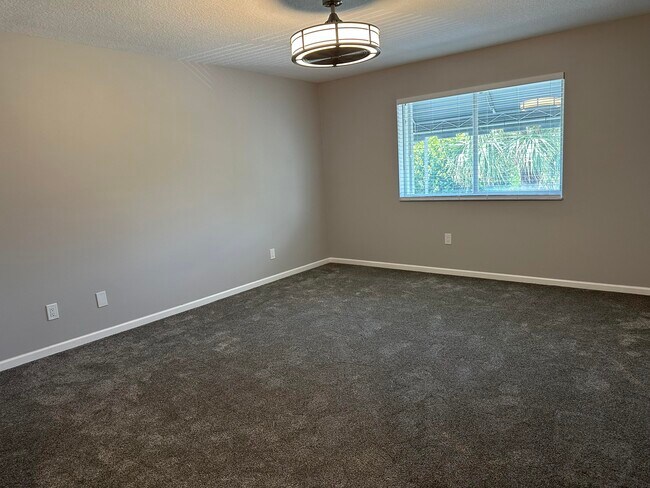 Building Photo - 4949 N Hwy A1A