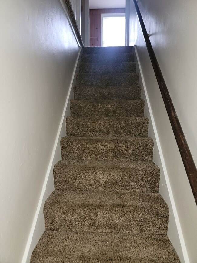 Building Photo - Charming, spacious Craftsman style Lakewood Home