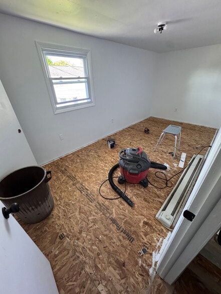 Building Photo - 301 Cherry Street