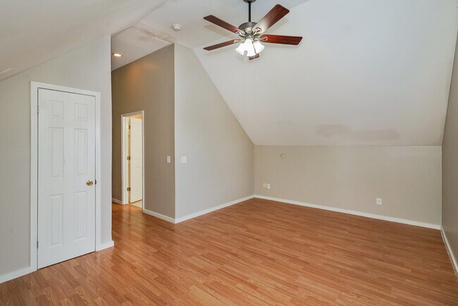 Building Photo - 2919 Weybridge Dr