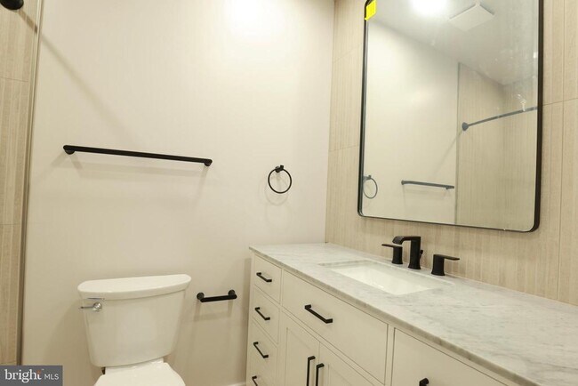 Building Photo - 1625 Montello Ave NE