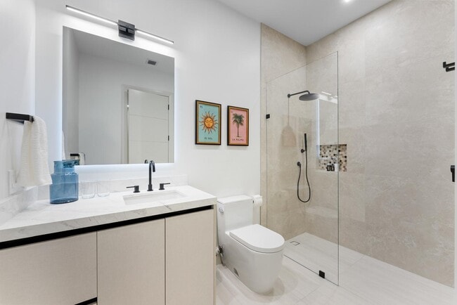 Building Photo - 220 S Swinton Ave