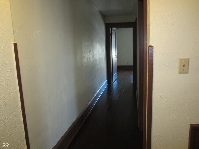 Building Photo - 3211 N Park Ave