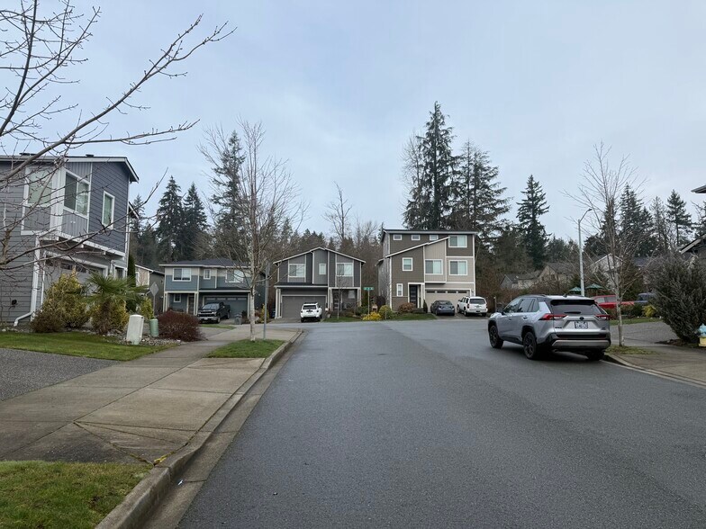 Building Photo - 2214 115th Dr SE