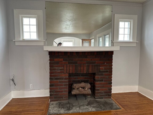 Building Photo - YOU WILL LOVE THIS HOME . CALL NOW FOR APPOINTMENT !!!