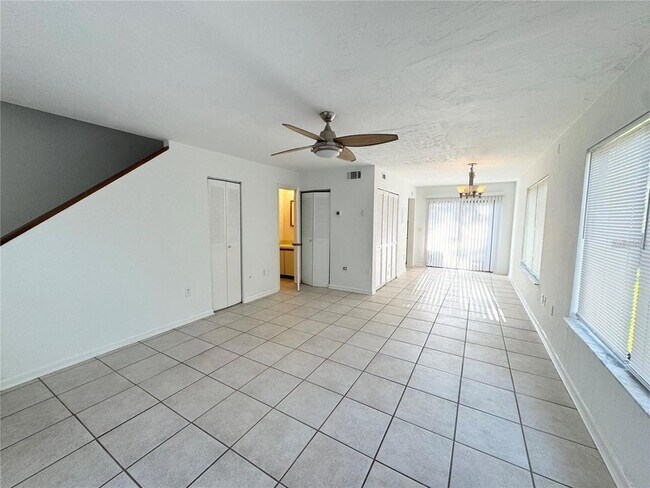 Building Photo - 2300 SW 43rd St