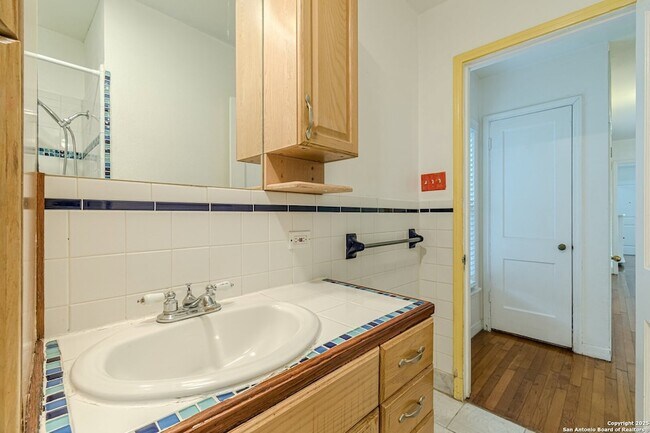 Building Photo - 416 Alexander Hamilton Dr