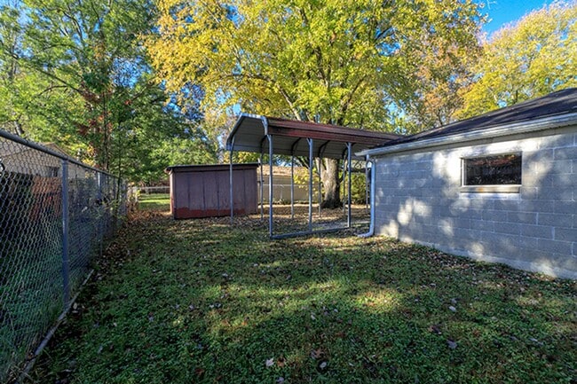 Building Photo - 3 bedroom 1 bath in Valley Station!