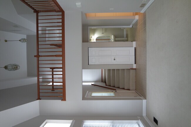 Building Photo - 2259 Seaver Ln