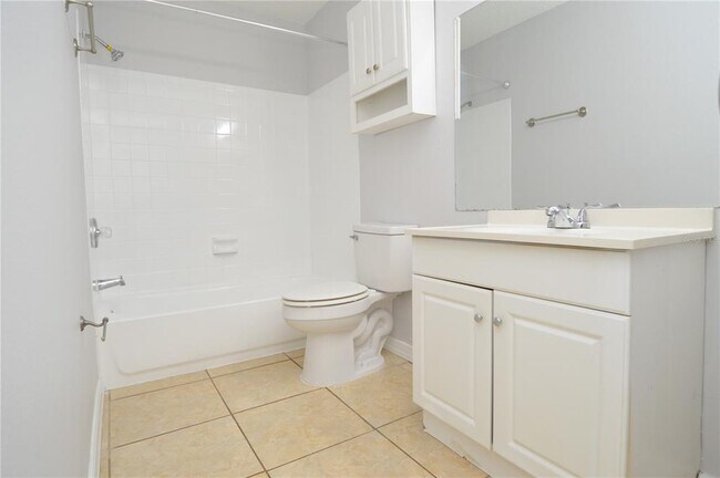 Building Photo - 8643 Mallard Reserve Dr