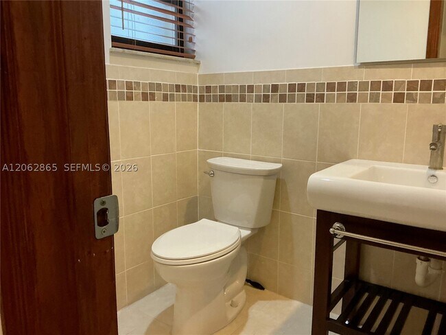 Building Photo - 8559 SW 115th Pl