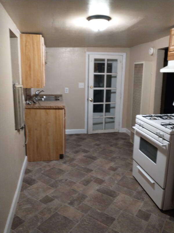 Building Photo - 2917 Cheyenne Ave