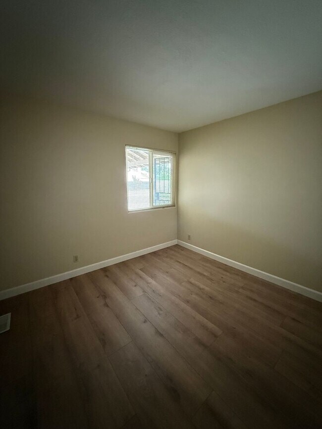 Building Photo - 2878 Cypress Way