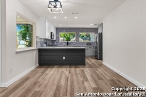 Building Photo - 9717 Anderson Village Dr