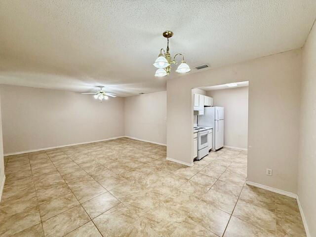 Building Photo - 967 Tray Dr