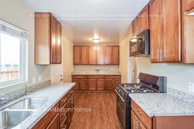 Building Photo - 500 Baywood Dr