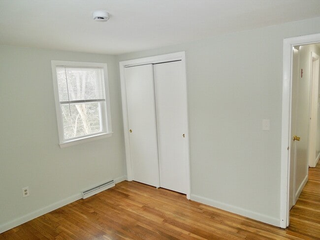 Building Photo - 75 7 Hills Rd