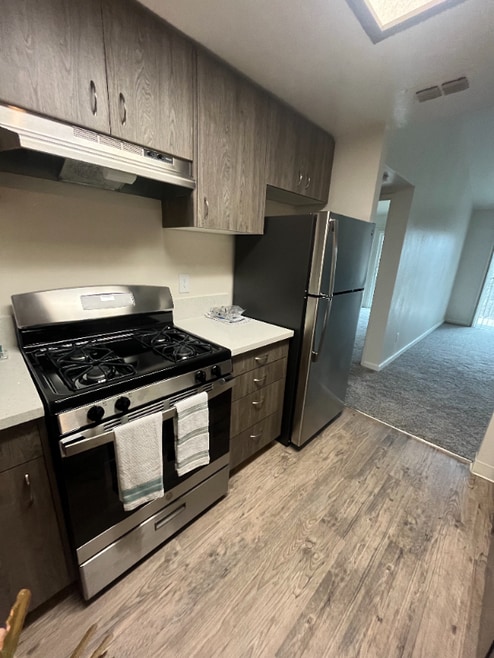 Building Photo - 9237 Elk Grove Florin Rd