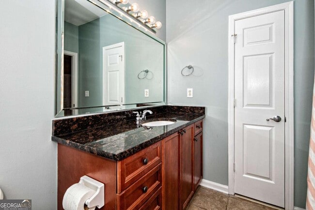 Building Photo - 4248 River Green Dr NW