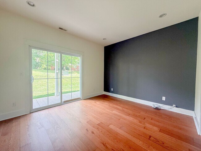 Building Photo - 208 Allison Way