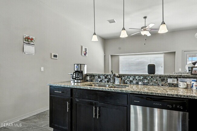 Building Photo - 14812 Hunters Grove Ave