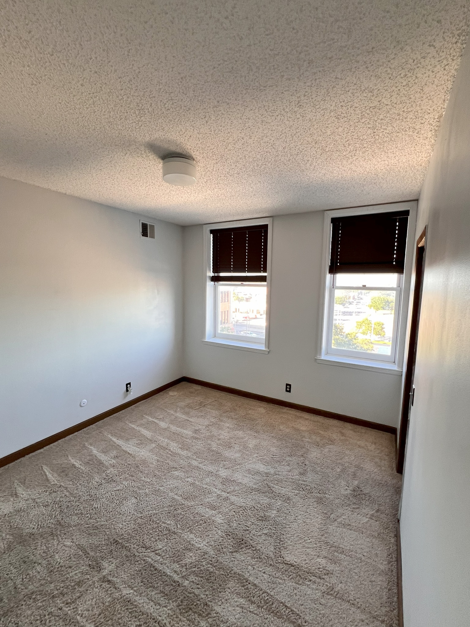 Building Photo - 123 N Locust St