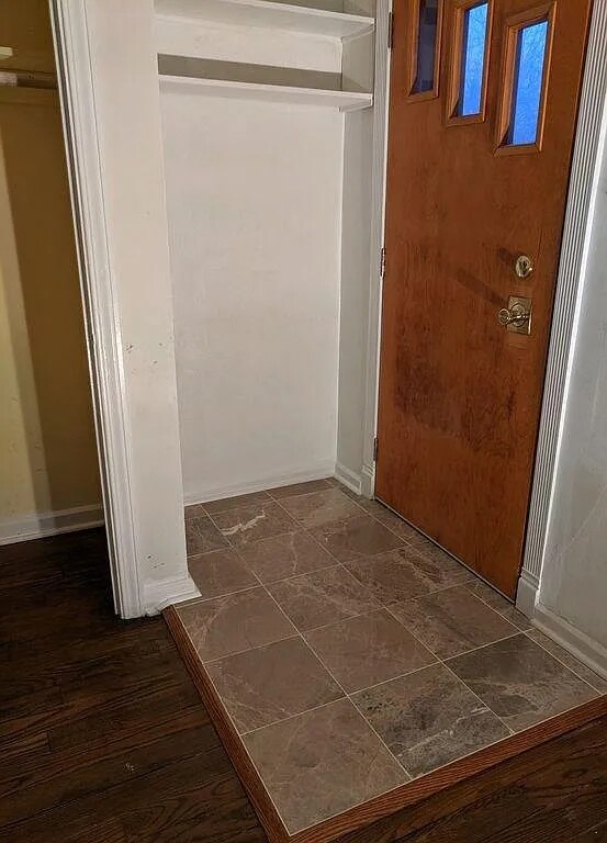 Building Photo - 5026 Rosslyn Ave