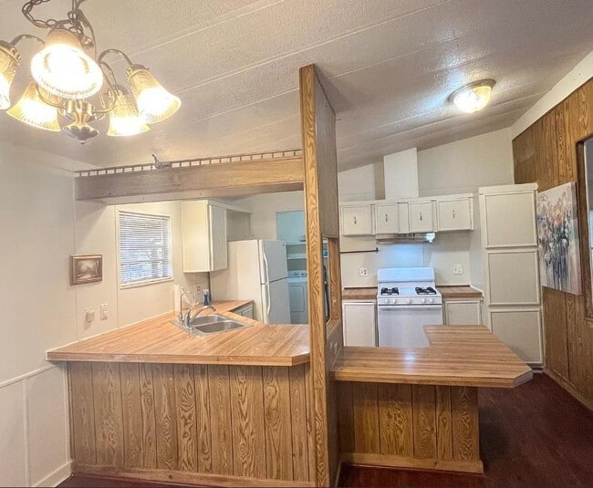 Building Photo - 1103 Lipan Trail