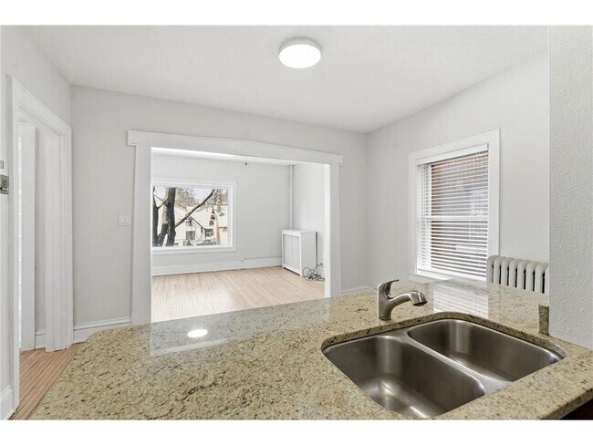 Building Photo - 2881 Irving Ave S