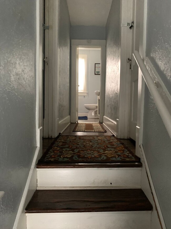 Building Photo - 2 (optional 3) bedroom house  down the str...