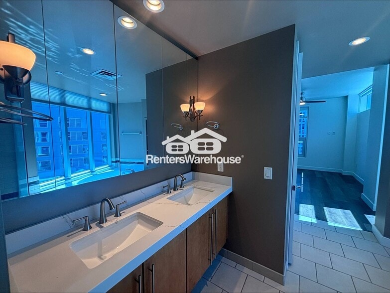 Building Photo - 120 E Rio Salado Pkwy