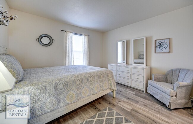 Building Photo - FURNISHED OFF-SEASON MONTHLY RENTAL NOW AV...