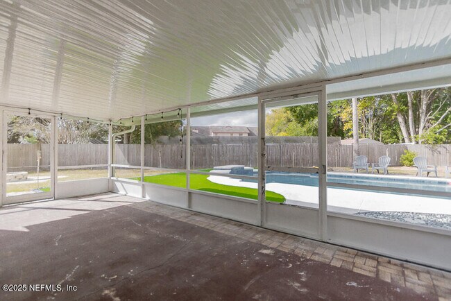 Building Photo - 8330 Cross Timbers Dr W