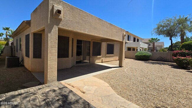 Building Photo - 13588 W Alvarado Dr