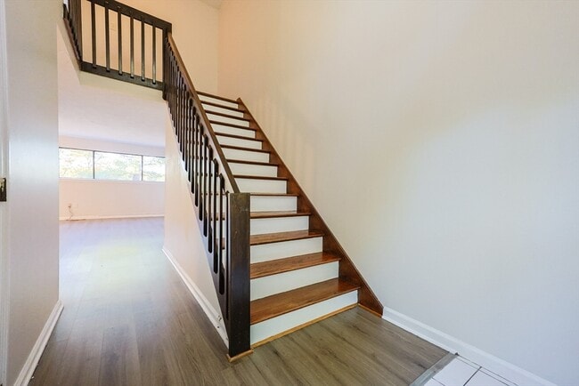 Building Photo - 63 Trailside Way