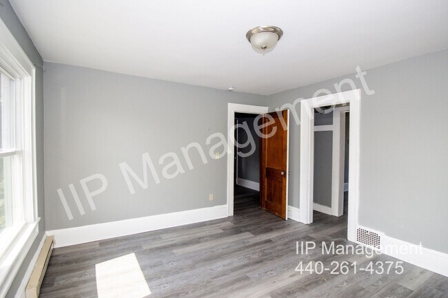 Building Photo - 54 S Portage Path