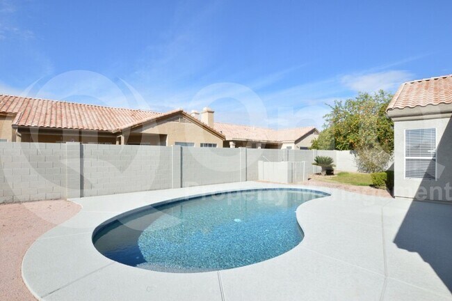 Building Photo - 1312 W Chilton Ave