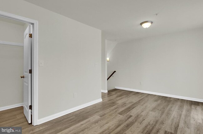 Building Photo - 10-30 Millrace Ct