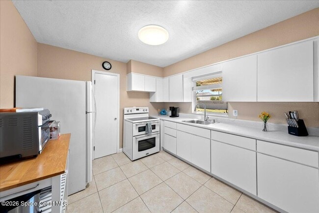 Building Photo - 475 Coral Dr