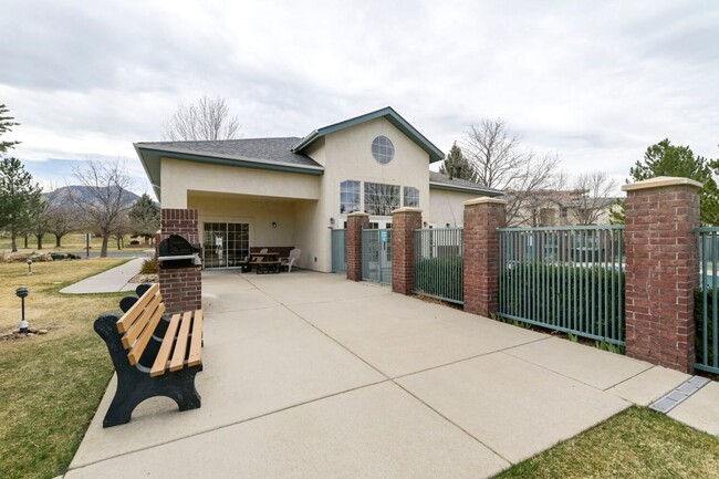 Building Photo - 550 Mohawk Dr