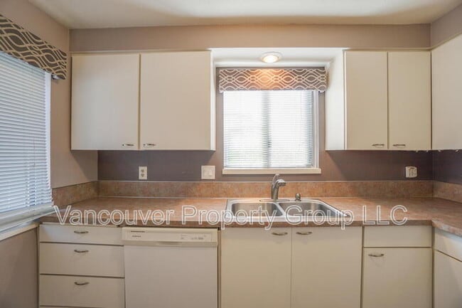 Building Photo - 1709 SE 145th Ct