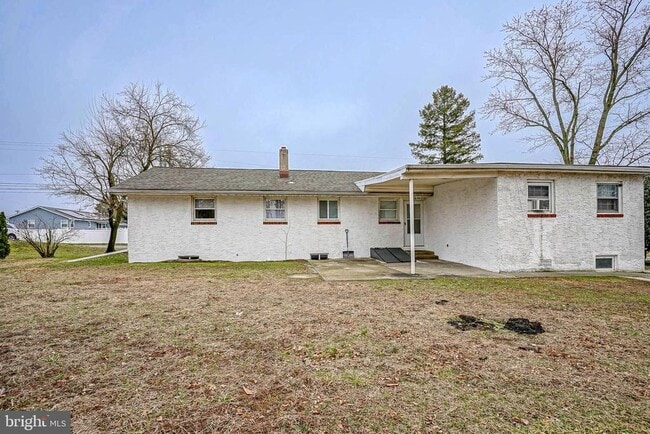 Building Photo - 10 Garfield Ave