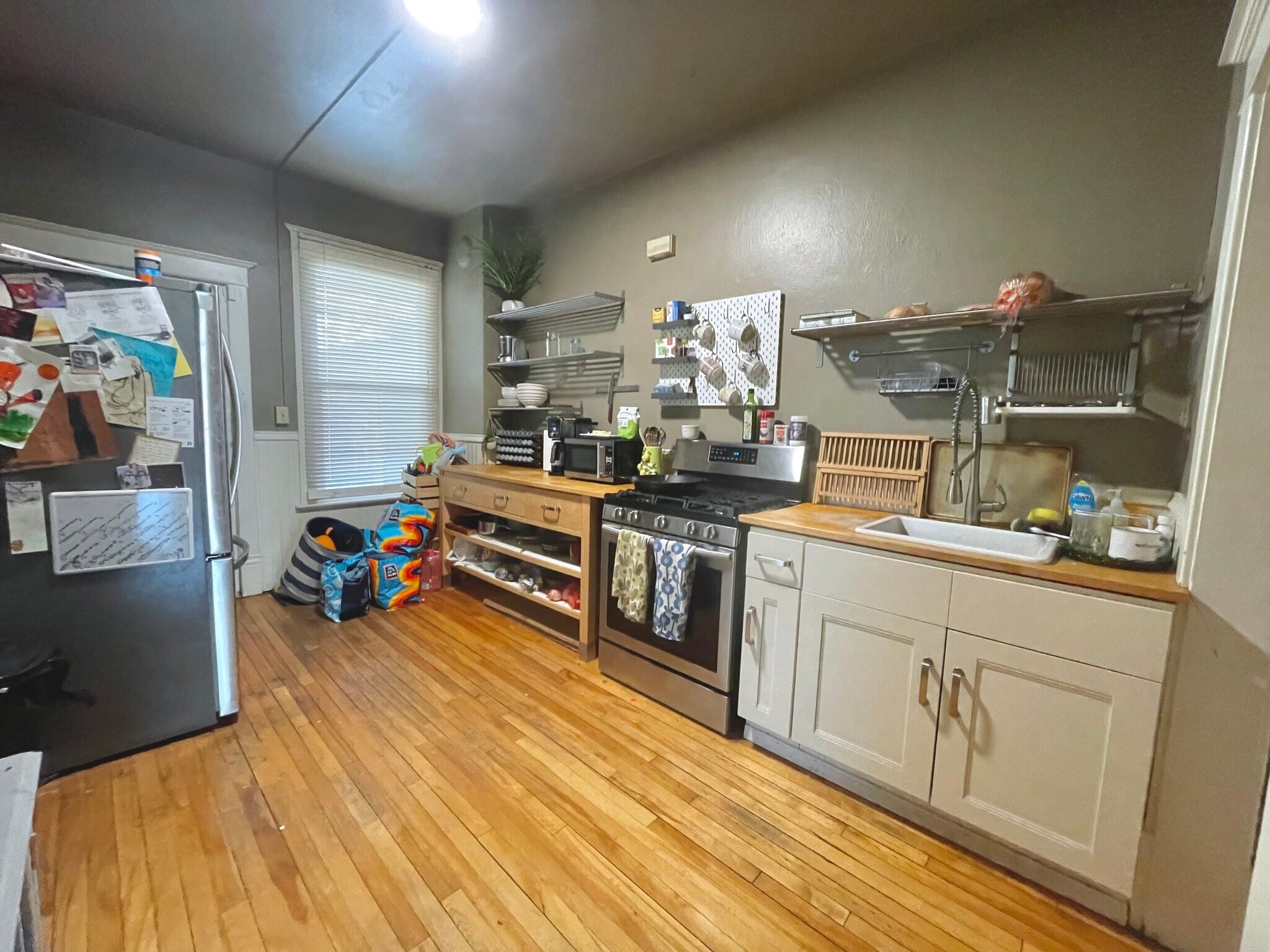 Building Photo - 603 NE Main St