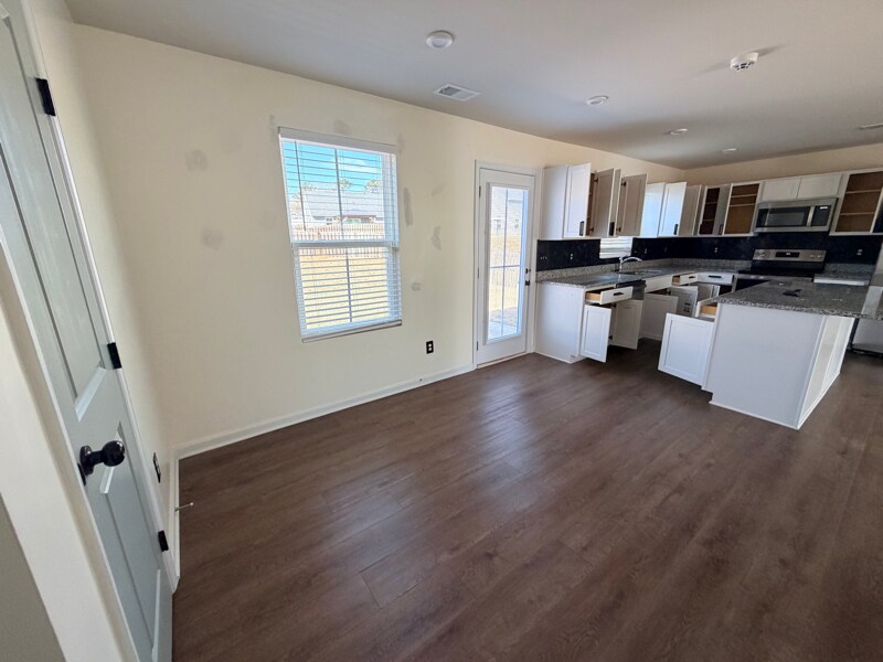 Building Photo - 3012 Blue Brook Ln