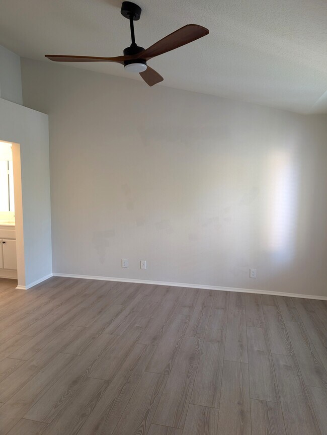 Building Photo - 22649 Copper Hill Dr